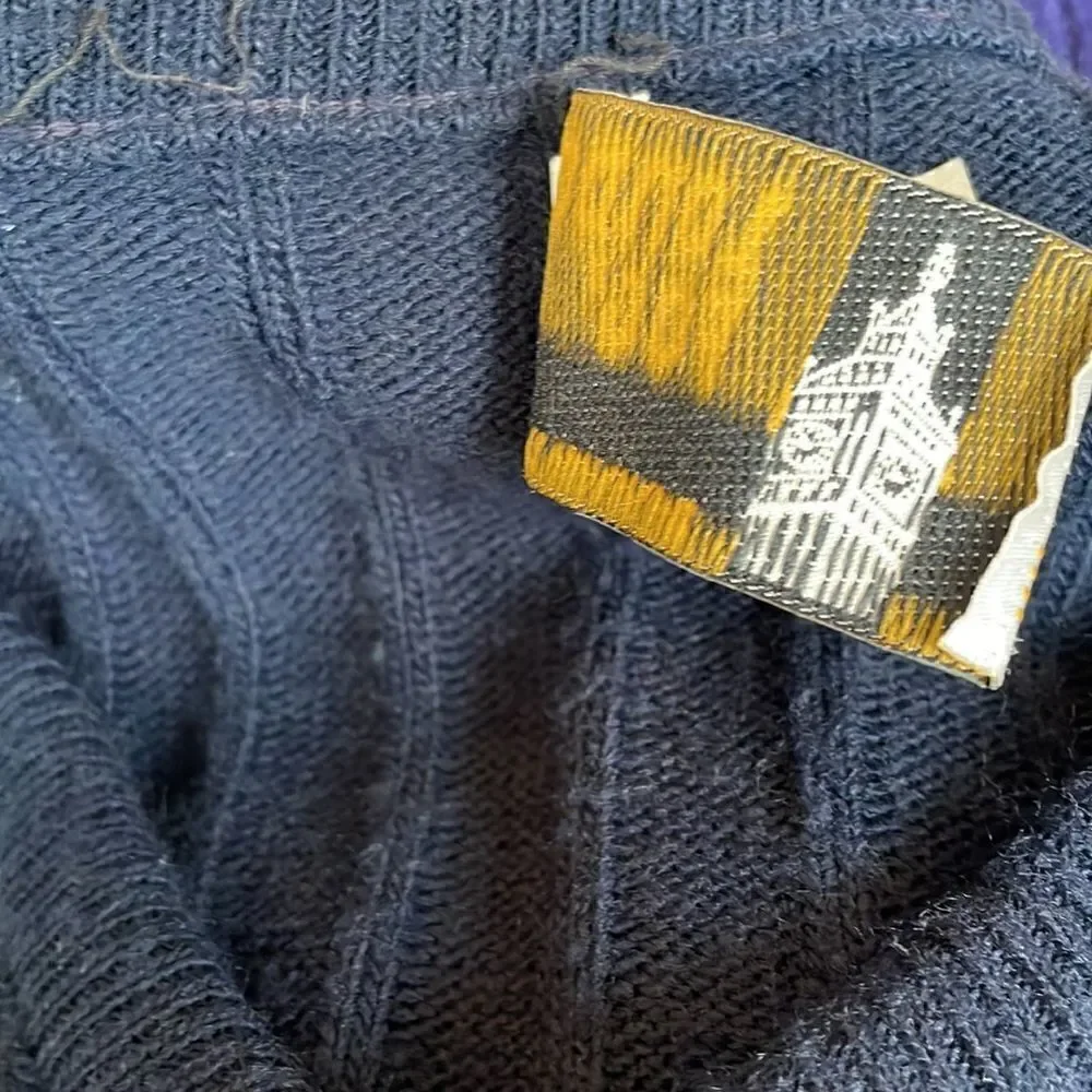 Vintage London Fog Navy Blue Sleeveless V-Neck Sweater Size L